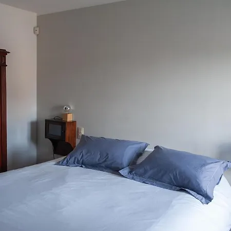 Le Maissin 1876 Bed & Breakfast *